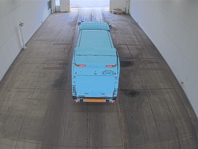 2011 Isuzu Forward ジンカイ auction photo 3