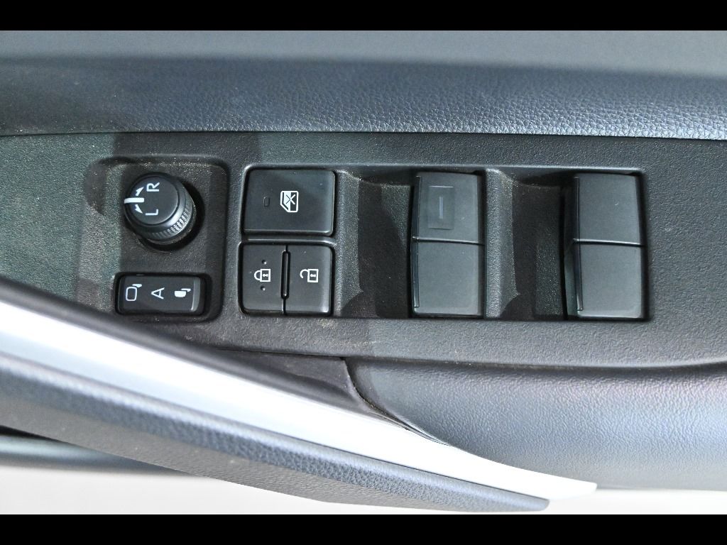 2024 Toyota Corolla Cross 4WD ハイブリッドZ auction photo 12