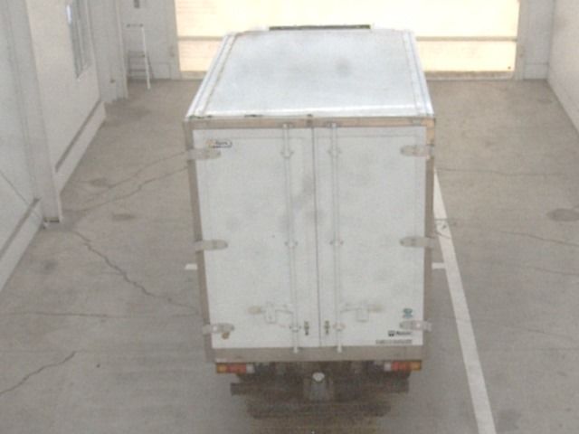 2018 Mitsubishi Fuso Canter Refrigerated and frozen trucks auction photo 3