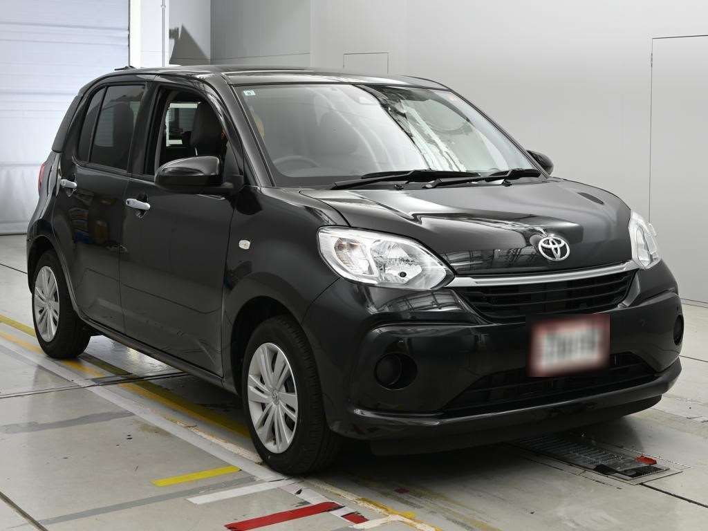 2023 Toyota Passo X auction photo 5