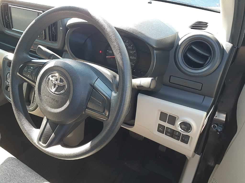 2023 Toyota Passo X auction photo 9