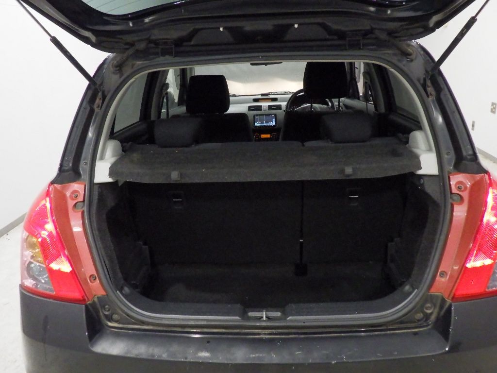 2010 Suzuki Swift XG auction photo 8