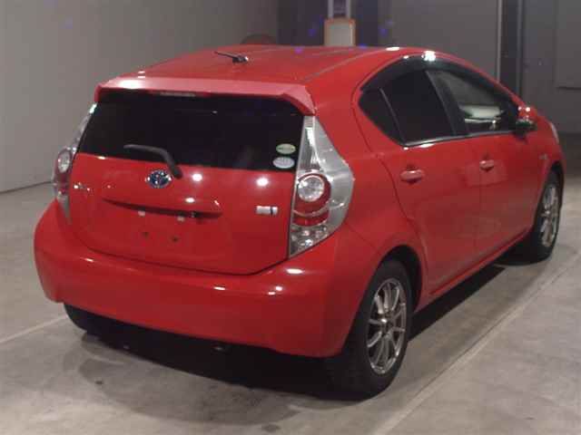 2014 Toyota Aqua S auction photo 2
