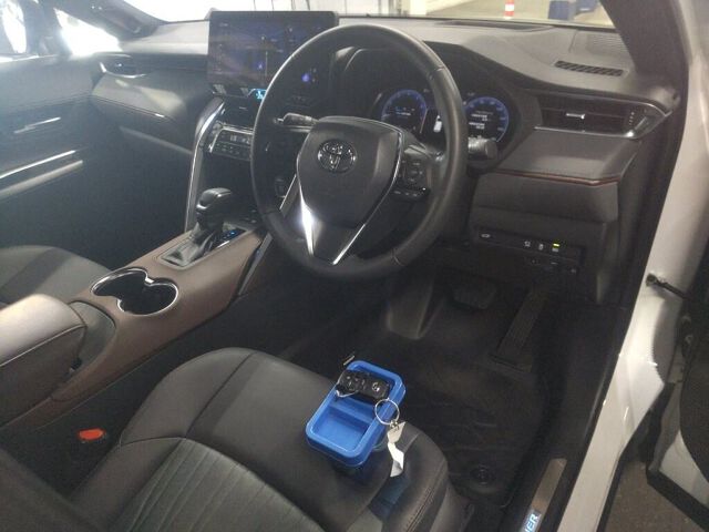 2024 Toyota Harrier Z auction photo 3
