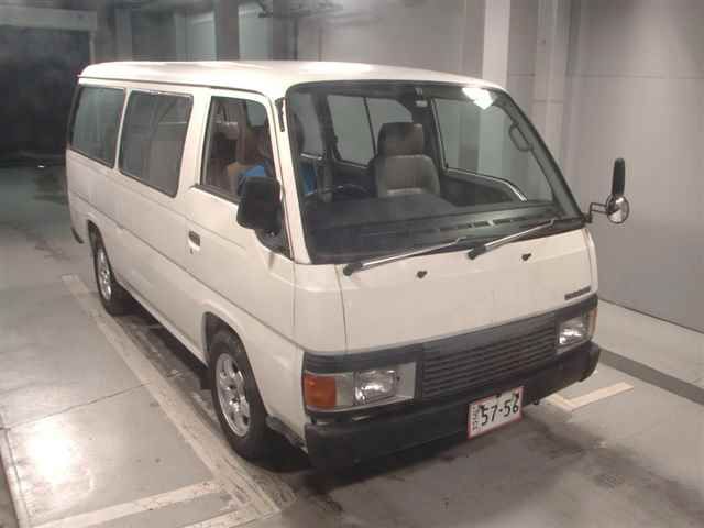 Japan Auction Vehicles 12 1990 Nissan Caravan DX Long 10-seater auction photo