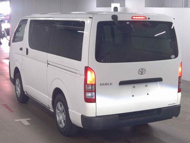 2016 Toyota Hiace Long DX 4WD auction photo 2