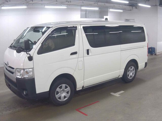 2016 Toyota Hiace Long DX 4WD auction photo 4