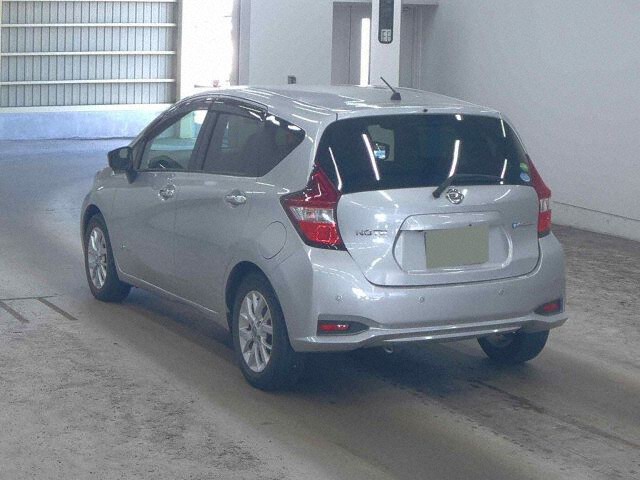 2018 Nissan Note E-POWER X auction photo 2