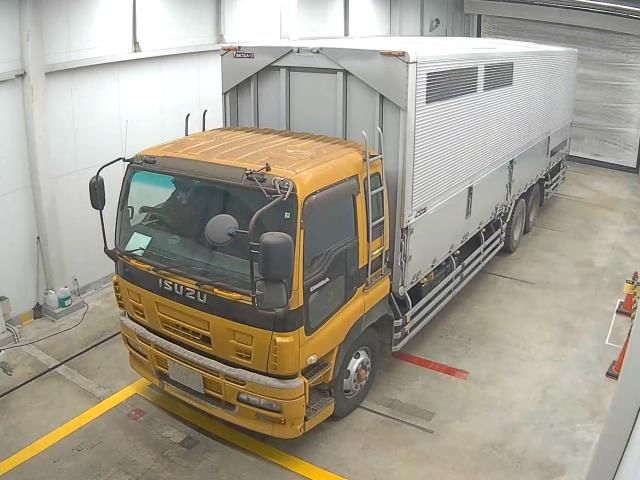 2010 Isuzu ウィング Japan auction vehicle