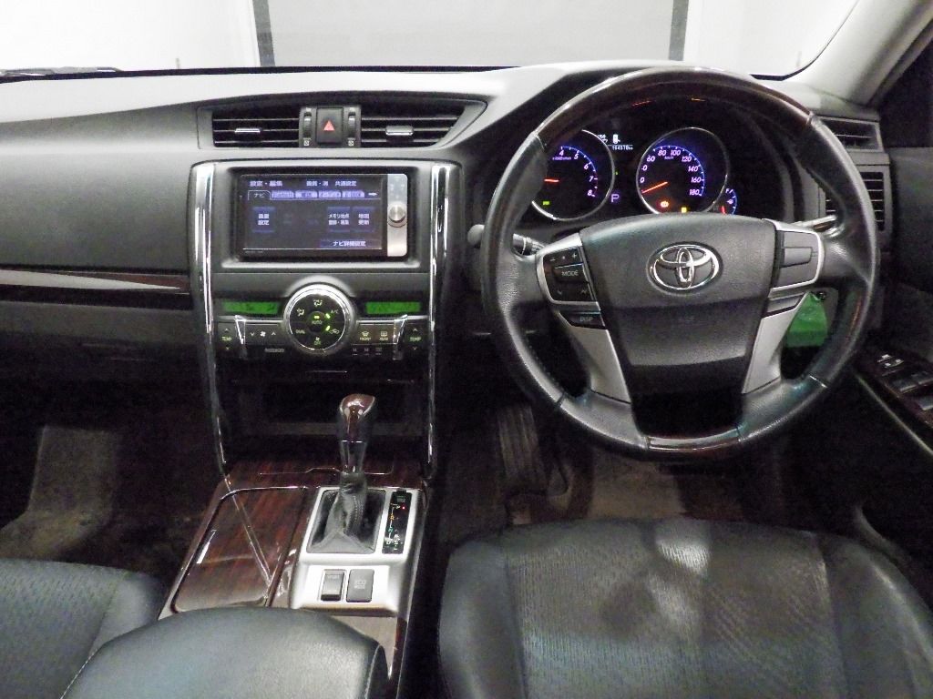 2011 Toyota Mark X 250G Relax Selection Black LTD auction photo 3