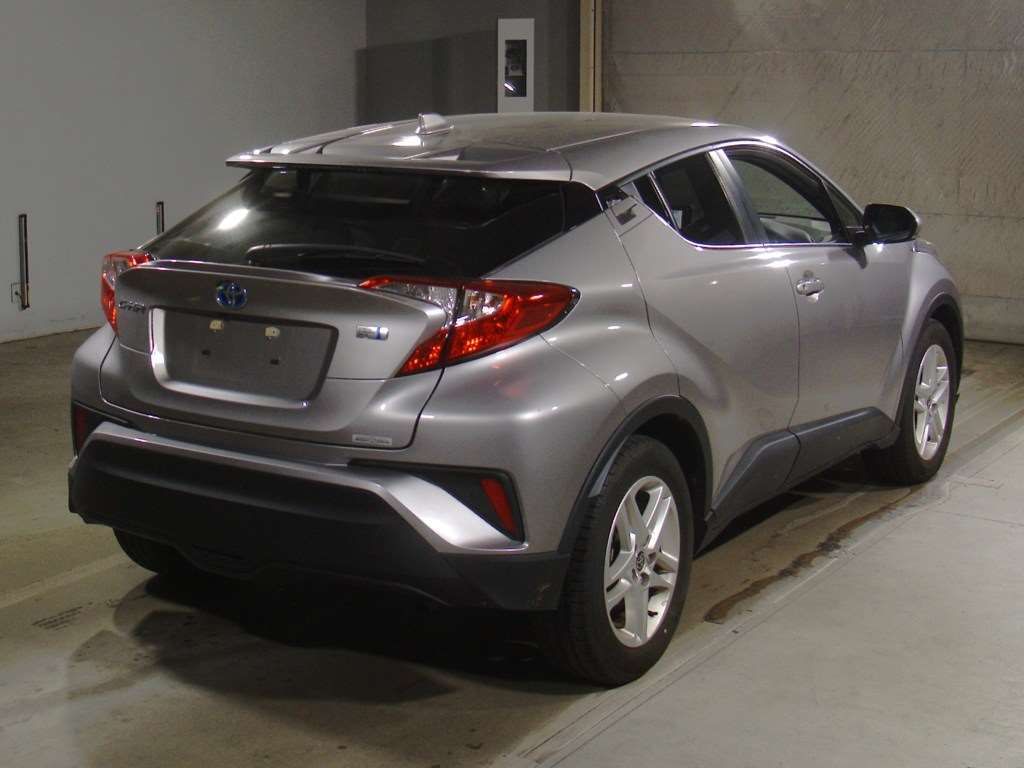 2022 Toyota C-HR S auction photo 2
