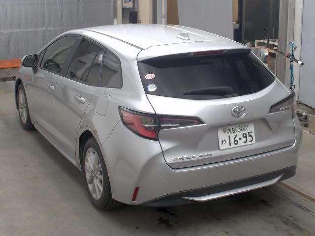 2022 Toyota カローラツーリングW S auction photo 2