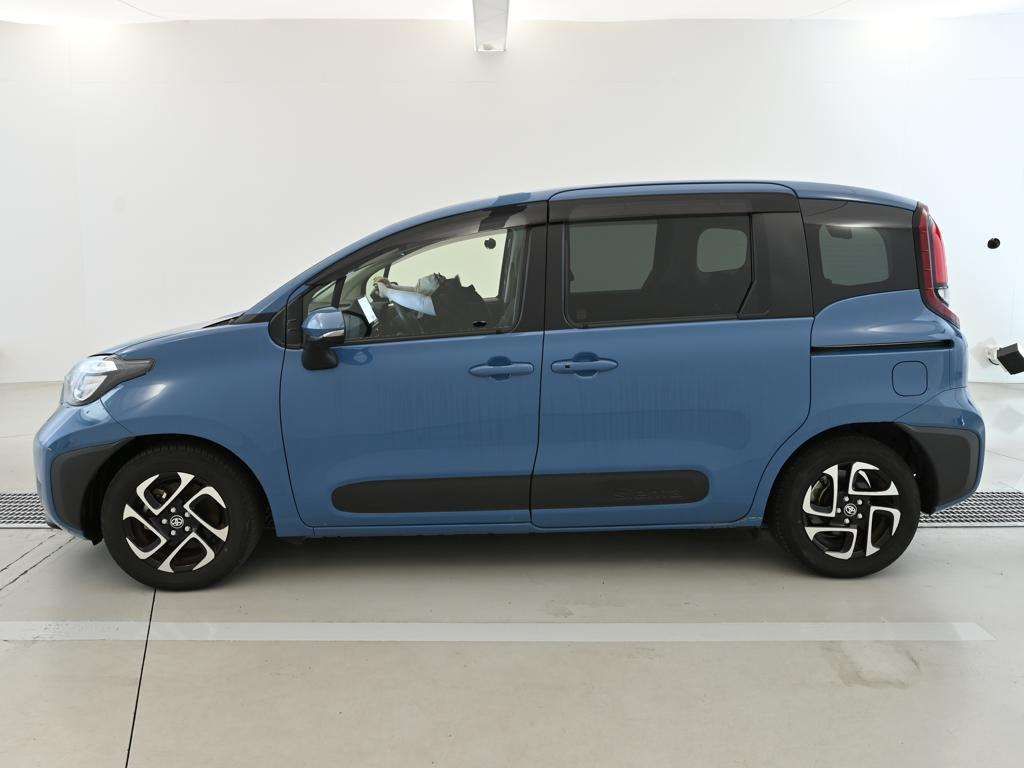 2023 Toyota Sienta ハイブリッドG auction photo 4