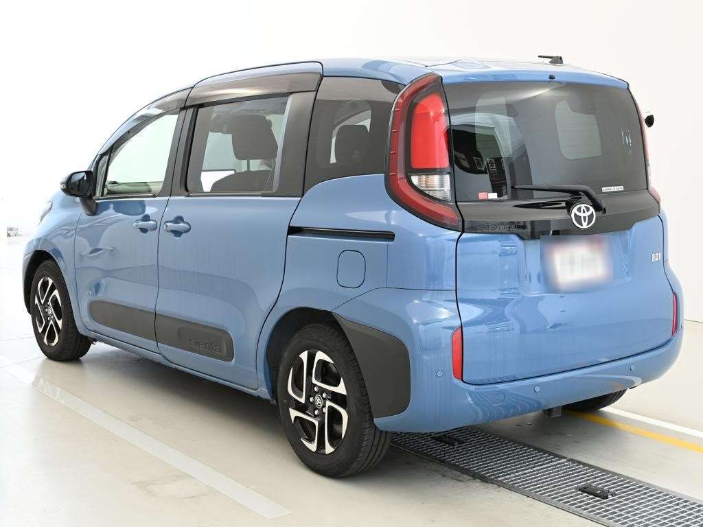 2023 Toyota Sienta ハイブリッドG auction photo 6