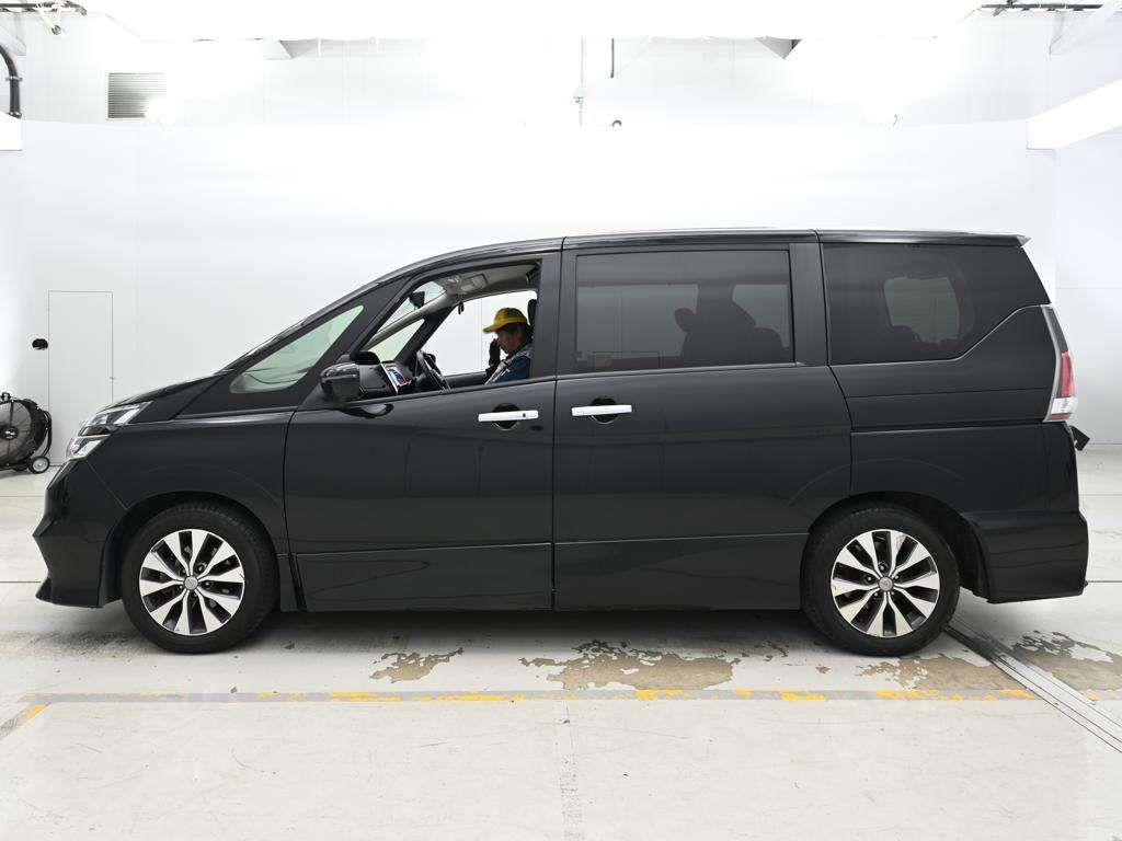 2017 Nissan Serena ハイウェイスター auction photo 4