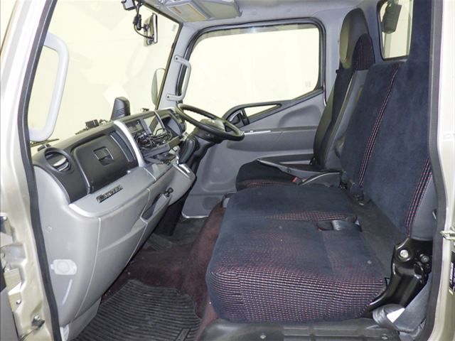 2019 Mitsubishi Fuso Canter Flatbed auction photo 8