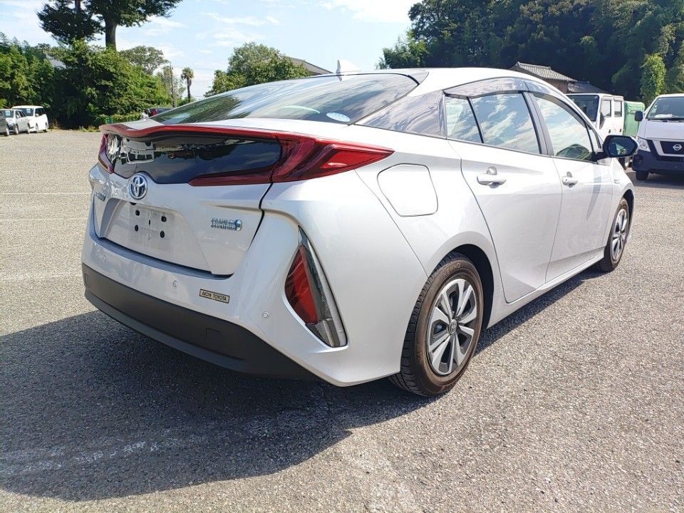2019 Toyota Prius PHEV auction photo 2