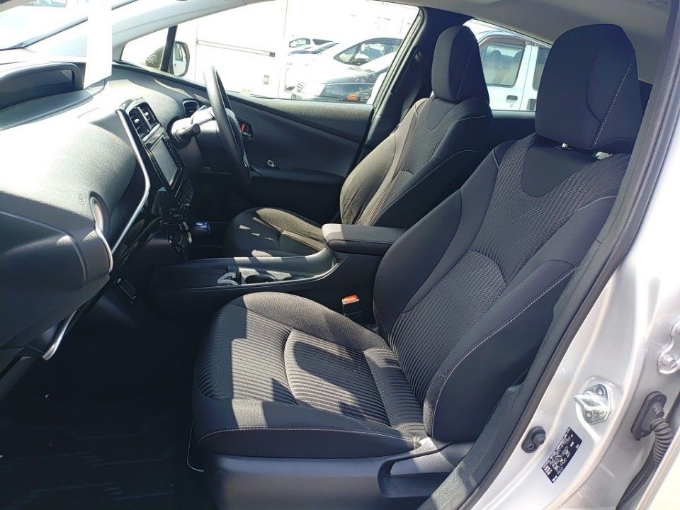 2019 Toyota Prius PHEV auction photo 16