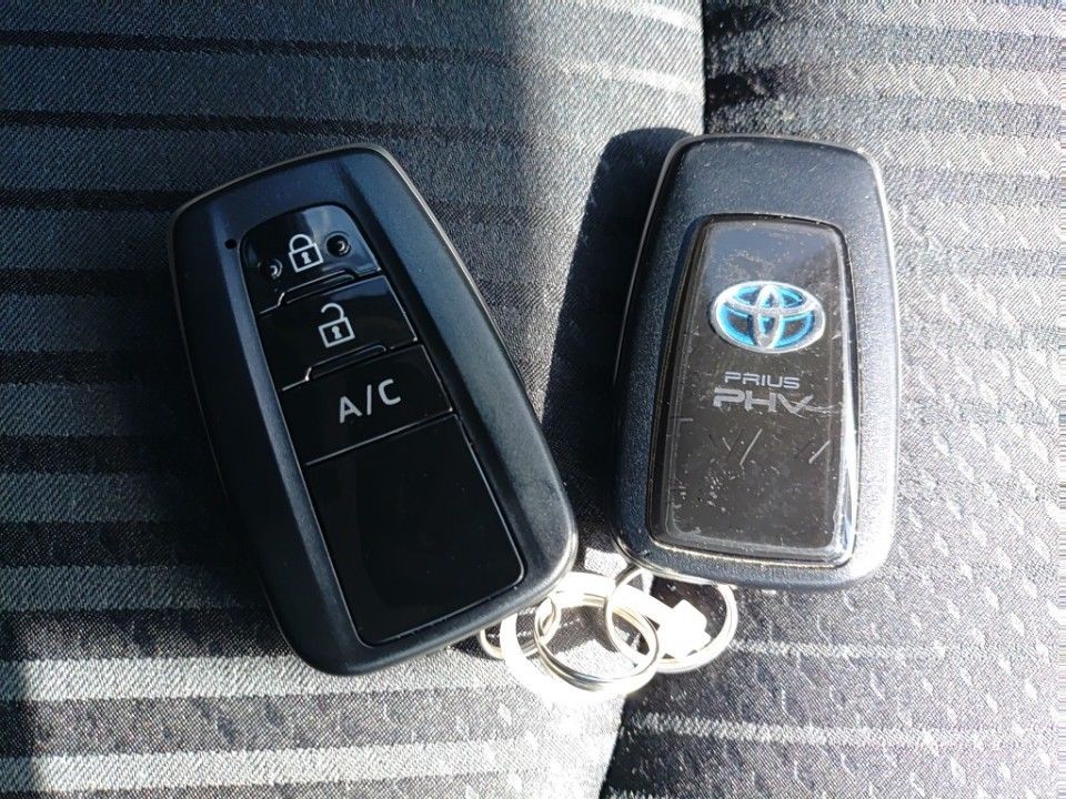 2019 Toyota Prius PHEV auction photo 15