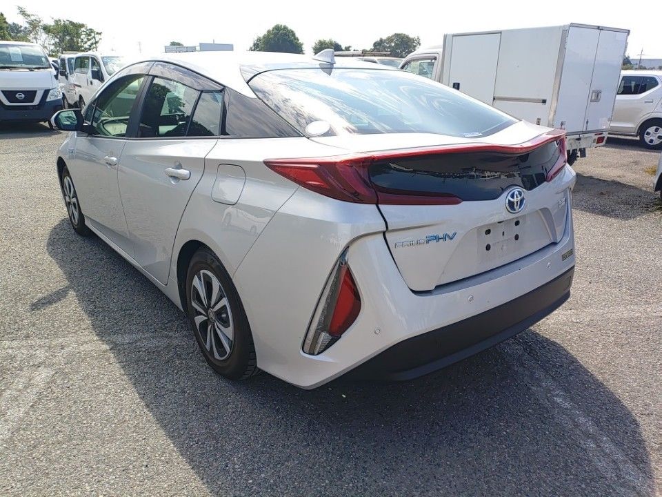 2019 Toyota Prius PHEV auction photo 6