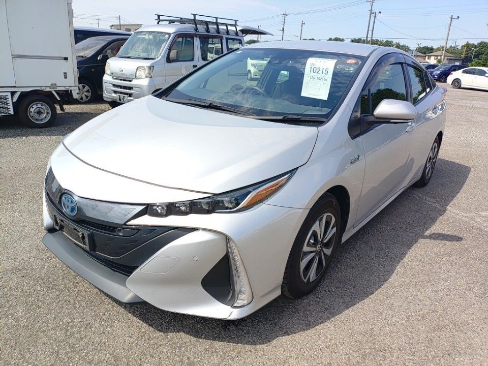 Japan Auction Vehicles 33 2019 Toyota Prius PHEV auction photo