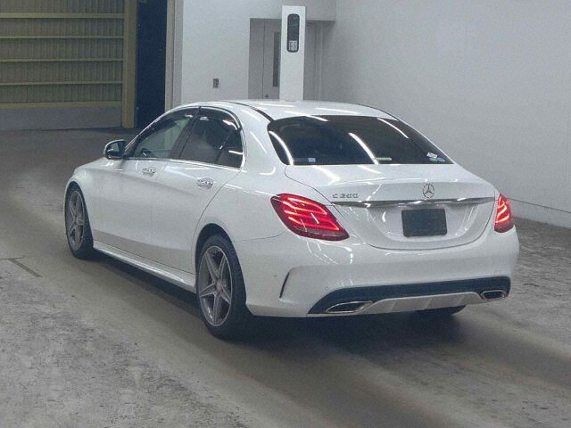 2015 Mercedes-Benz C-Class C200 Ava AMG Line auction photo 2