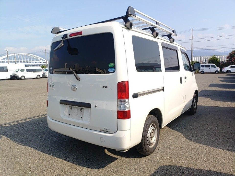 2020 Toyota TownAce auction photo 2