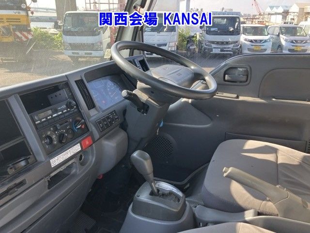 2013 Isuzu Elf Panel van auction photo 5