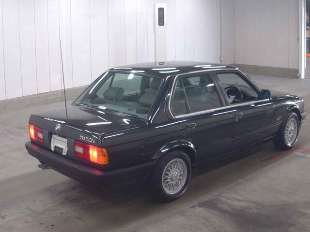 1990 BMW 3 Series 320I auction photo 5