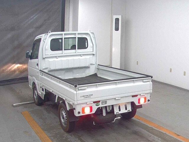 2016 Mitsubishi Minicab M 4WD auction photo 2