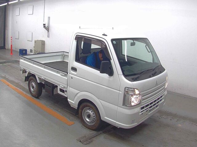 2016 Mitsubishi Minicab M 4WD Japan auction vehicle