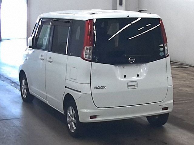 2010 Nissan Roox E 4WD auction photo 2