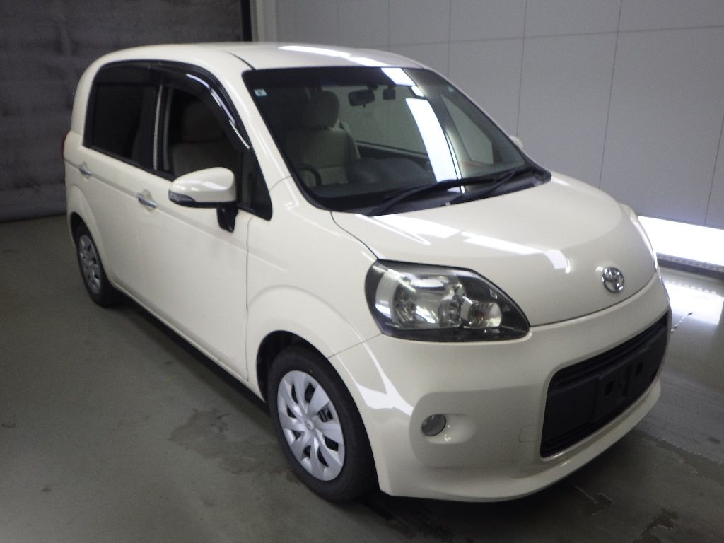 2013 Toyota Porte F Japan auction vehicle