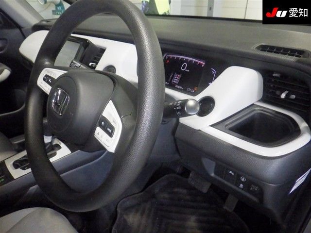2020 Honda Fit ベーシック auction photo 5