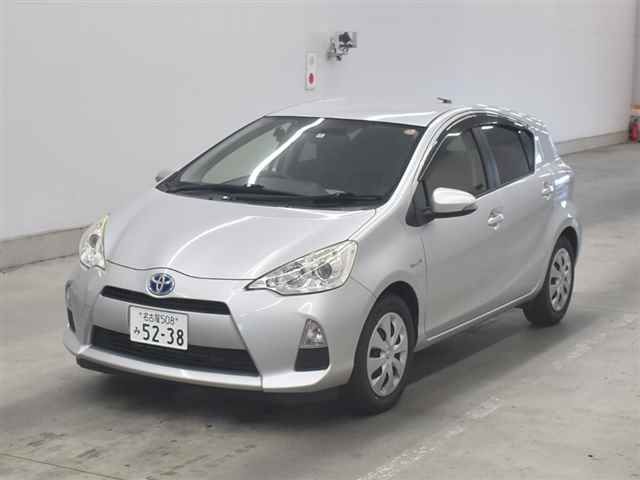 2014 Toyota Aqua S auction photo 4