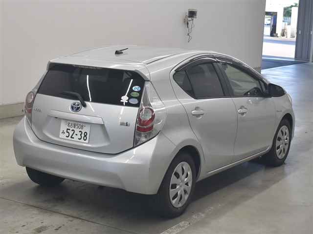 2014 Toyota Aqua S auction photo 5