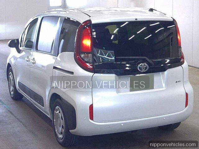 2026 Toyota Sienta Hybrid G auction photo 2