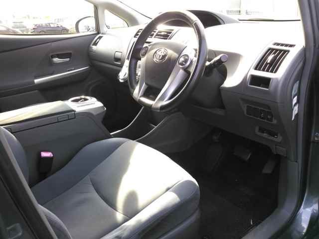 2011 Toyota Prius Alpha Sツーリングセレクション auction photo 3