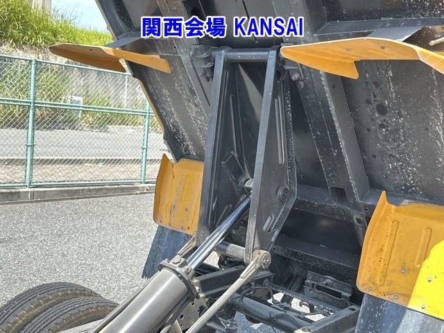 2018 Mitsubishi Fuso Canter dump auction photo 20