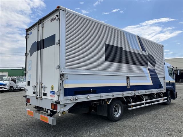 2007 Isuzu Forward Wing auction photo 2