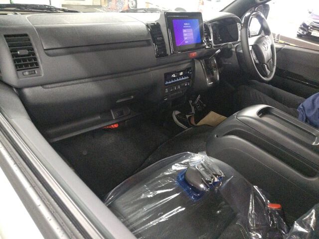 2026 Toyota Hiace LスーパーGLダーク2 4WD auction photo 6