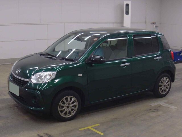 2022 Toyota Passo X auction photo 4