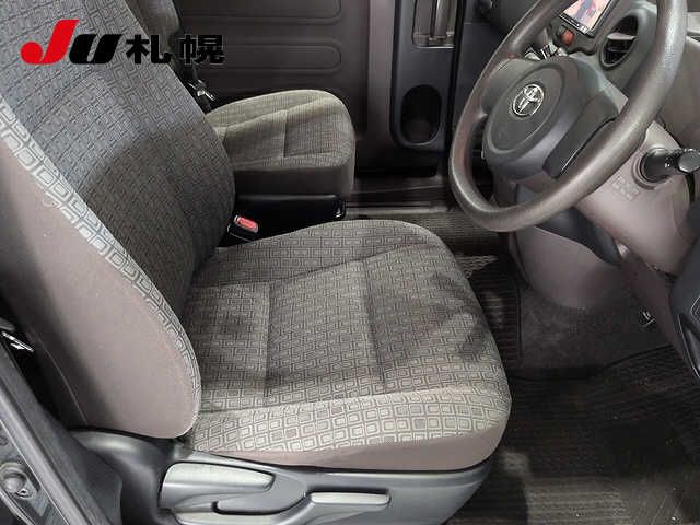 2014 Toyota Spade 4WD X auction photo 5