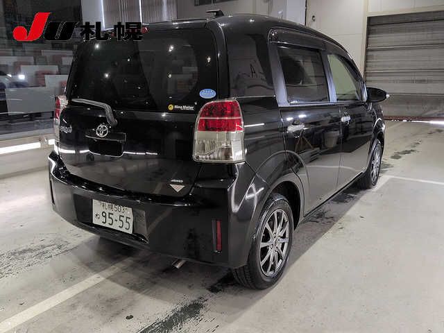 2014 Toyota Spade 4WD X auction photo 2