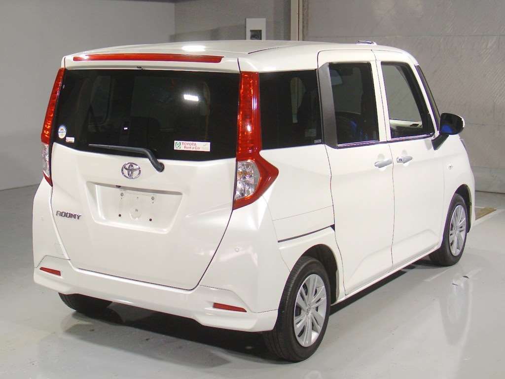2022 Toyota Roomy X auction photo 2