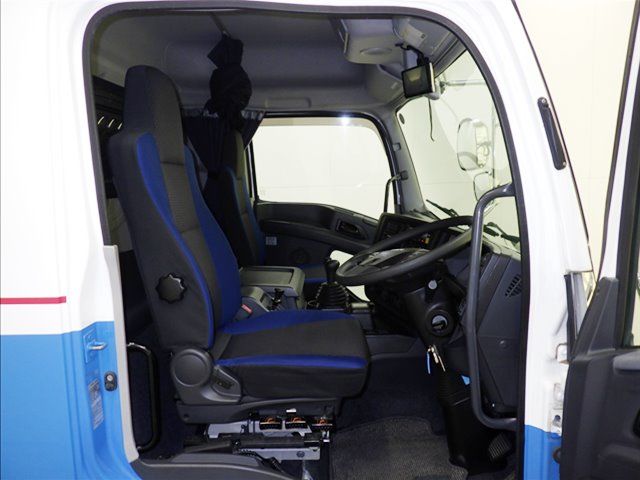 2019 Isuzu ウィング auction photo 6