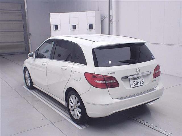 2014 Mercedes-Benz B180 auction photo 2