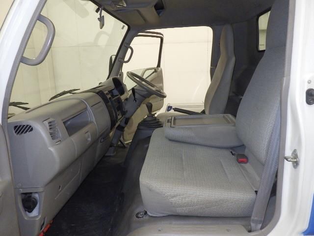 2000 Toyota Dyna 高所作業車 auction photo 8