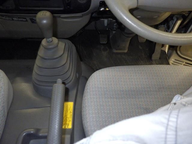 2000 Toyota Dyna 高所作業車 auction photo 7