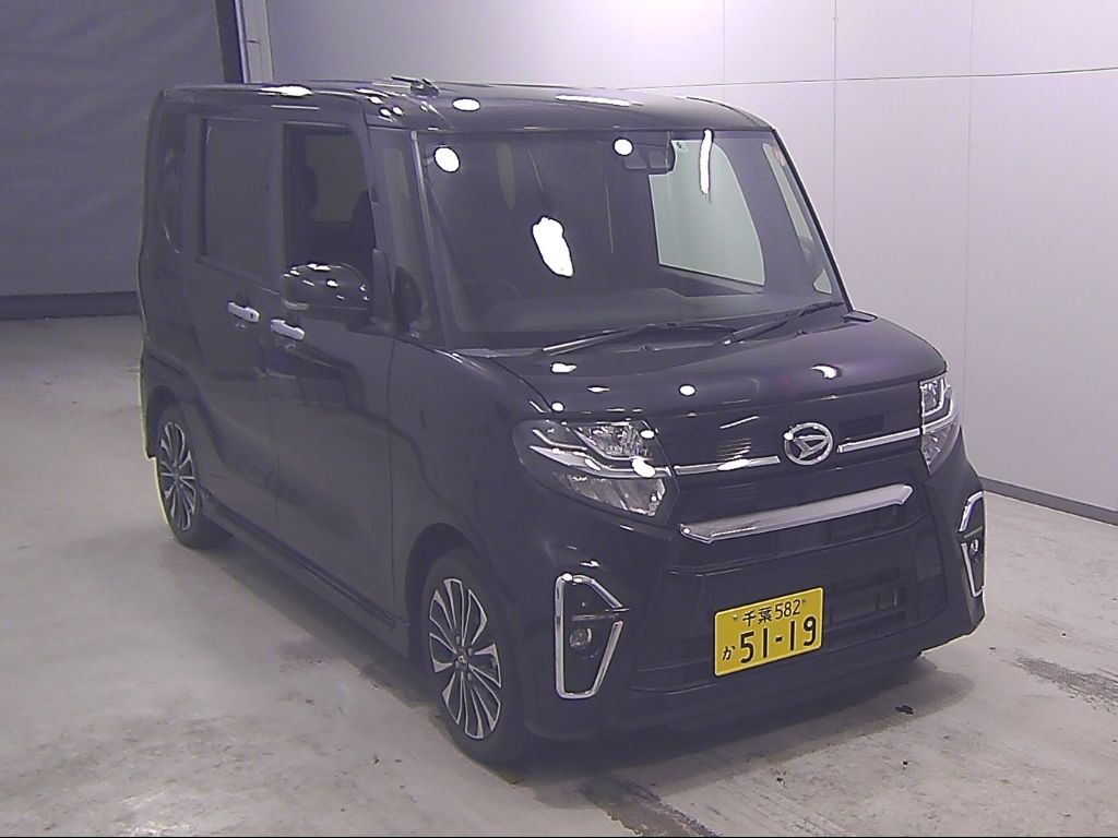 2022 Daihatsu Tanto Custom RS Japan auction vehicle